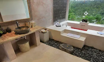 Puri Sebatu 4*